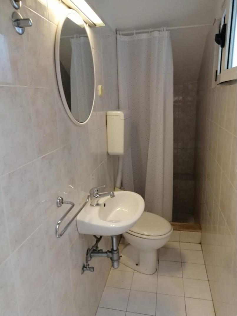 Neven Apartment *